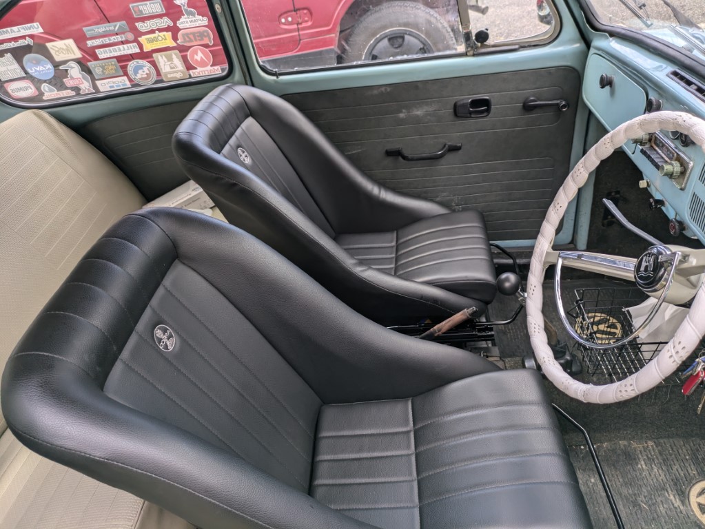 空冷ビートルにコブラシートを装着した - JA11 ジムニーDIYレポートと